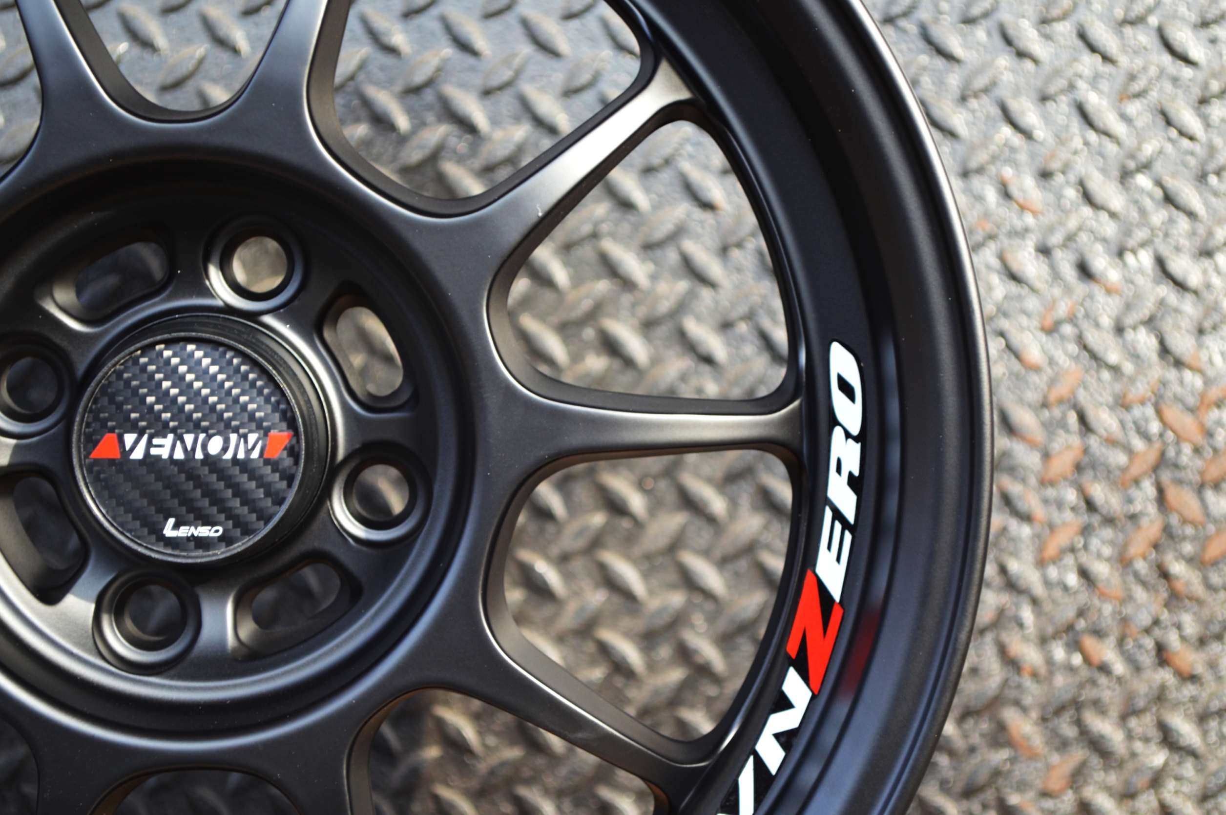 ล้อแท้ LENSO VENOM ZERO ขอบ15 พร้อมยางหมื่นกว่าบาท