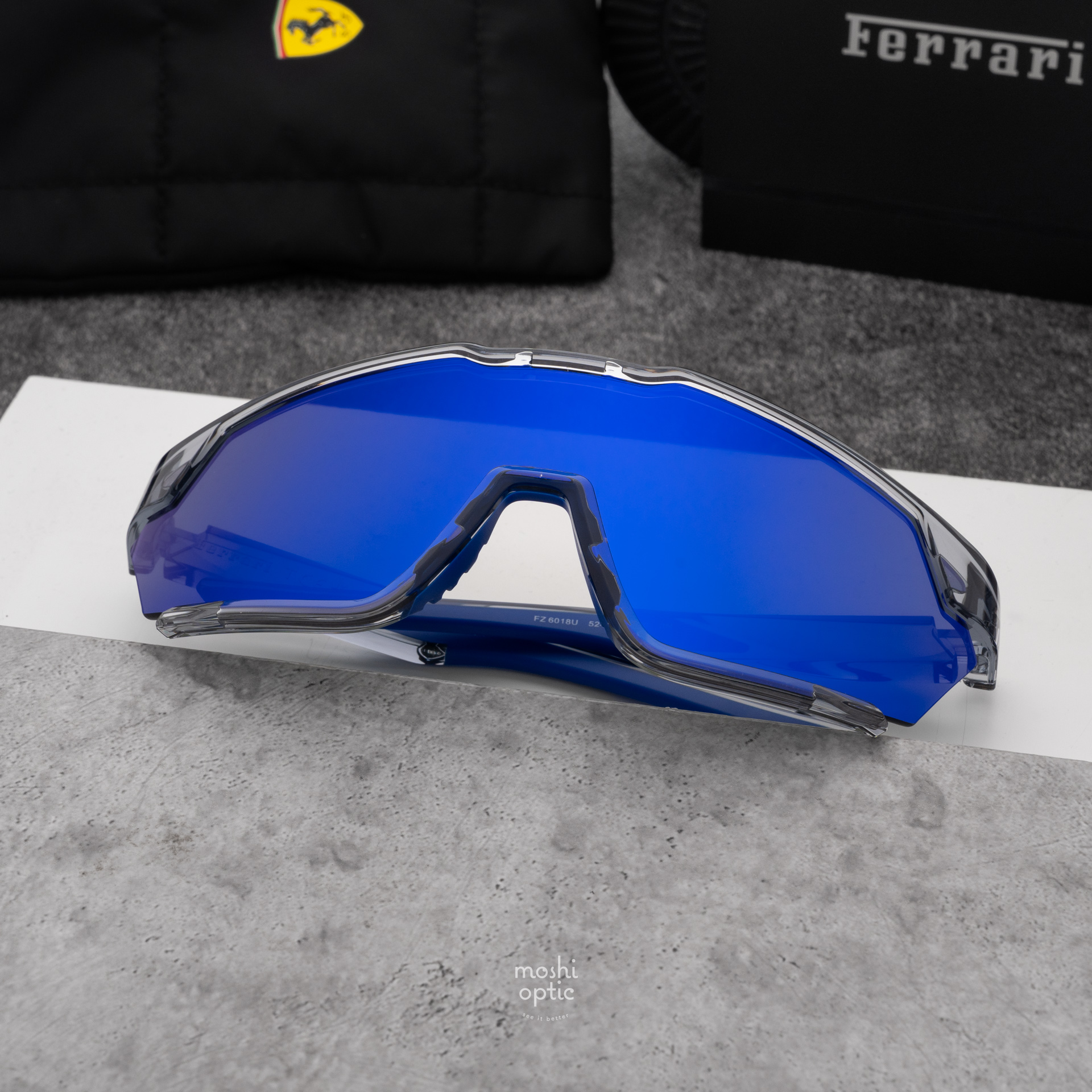 แว่นกันแดด Scuderia Ferrari FZ6018U 524/87