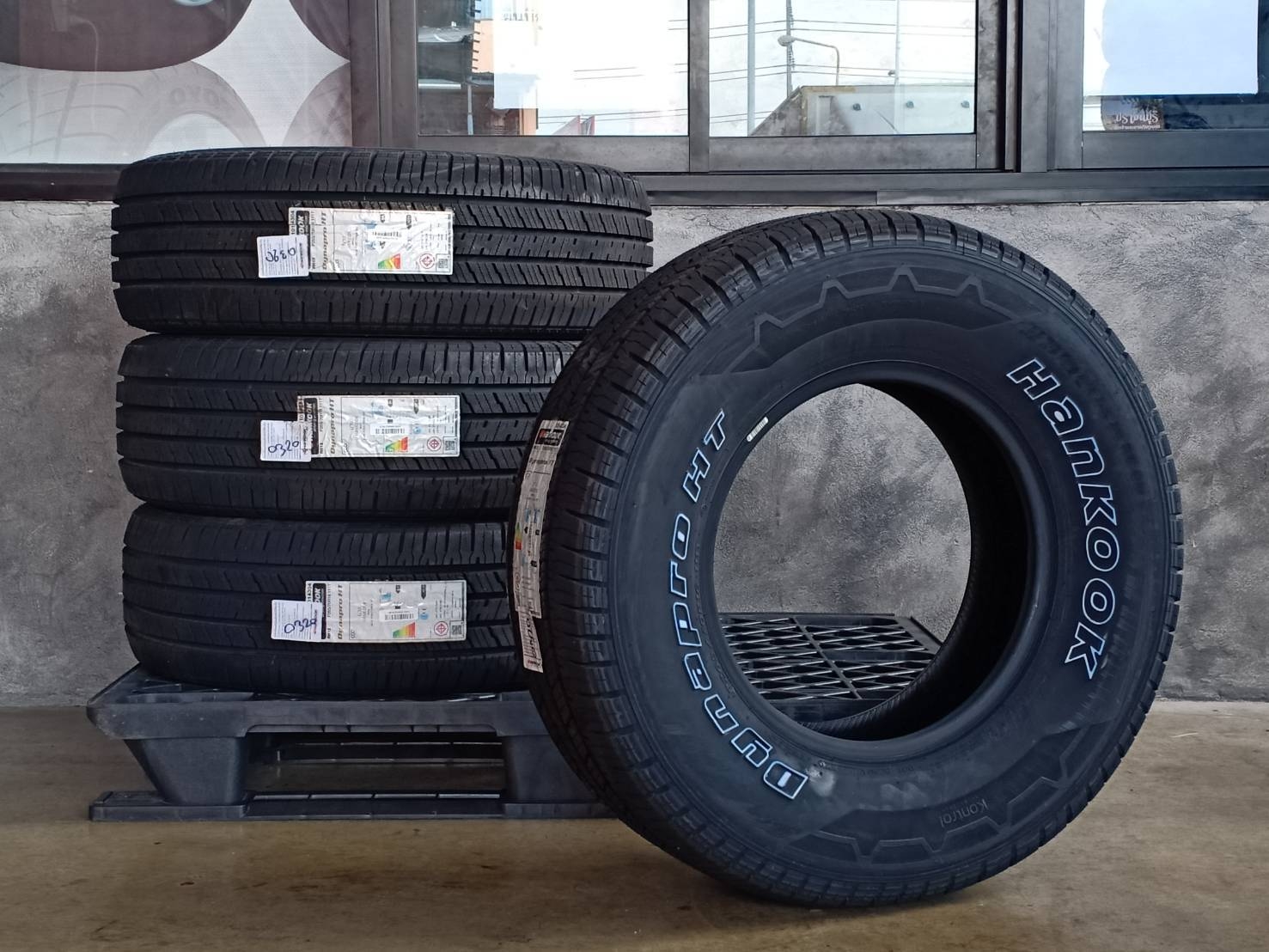 HANKOOK 265/70R16 DYNAPRO HT RH12 111T (ตัวหนังสือขาว) MADE IN INDONESIA