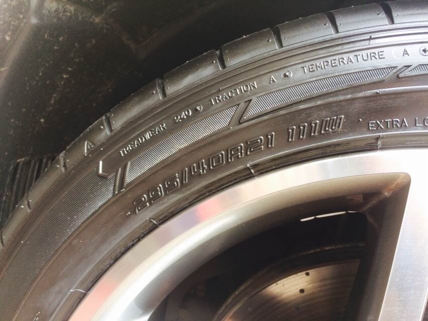 DUNLOP SPORT MAXX050+ 295/40-21 ราคาพิเศษ