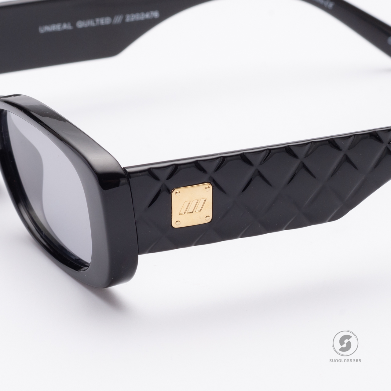 แว่นกันแดด Le Specs LSP2202476 Unreal Quilted Black