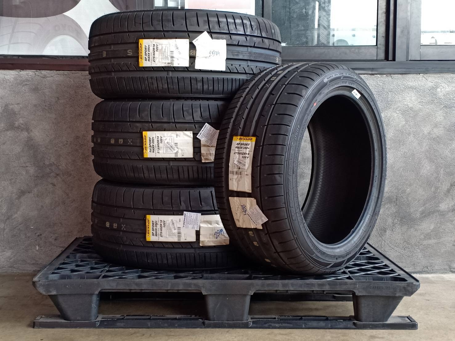 DUNLOP SP SPORT MAXX050 PLUS 275/40ZR19 105Y JAPAN