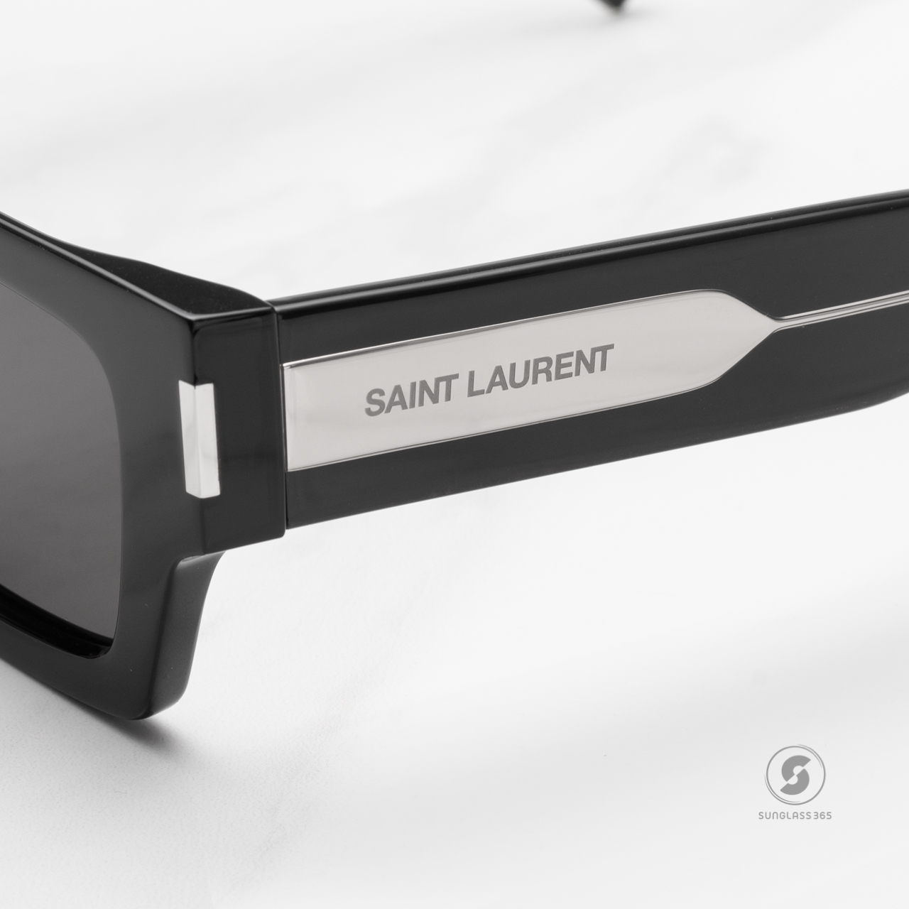 แว่นกันแดด YVES SAINT LAURENT SL572 001