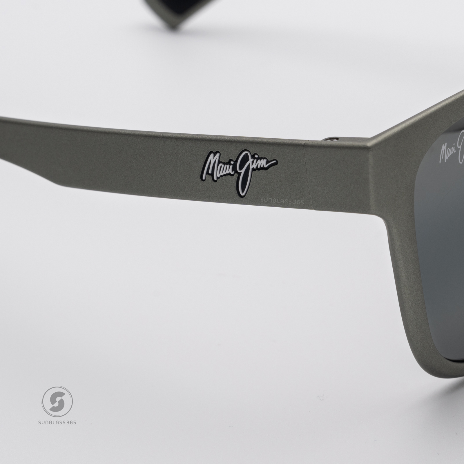 แว่นกันแดด Maui Jim PAULELE MJ H660 15 Neutral Gray