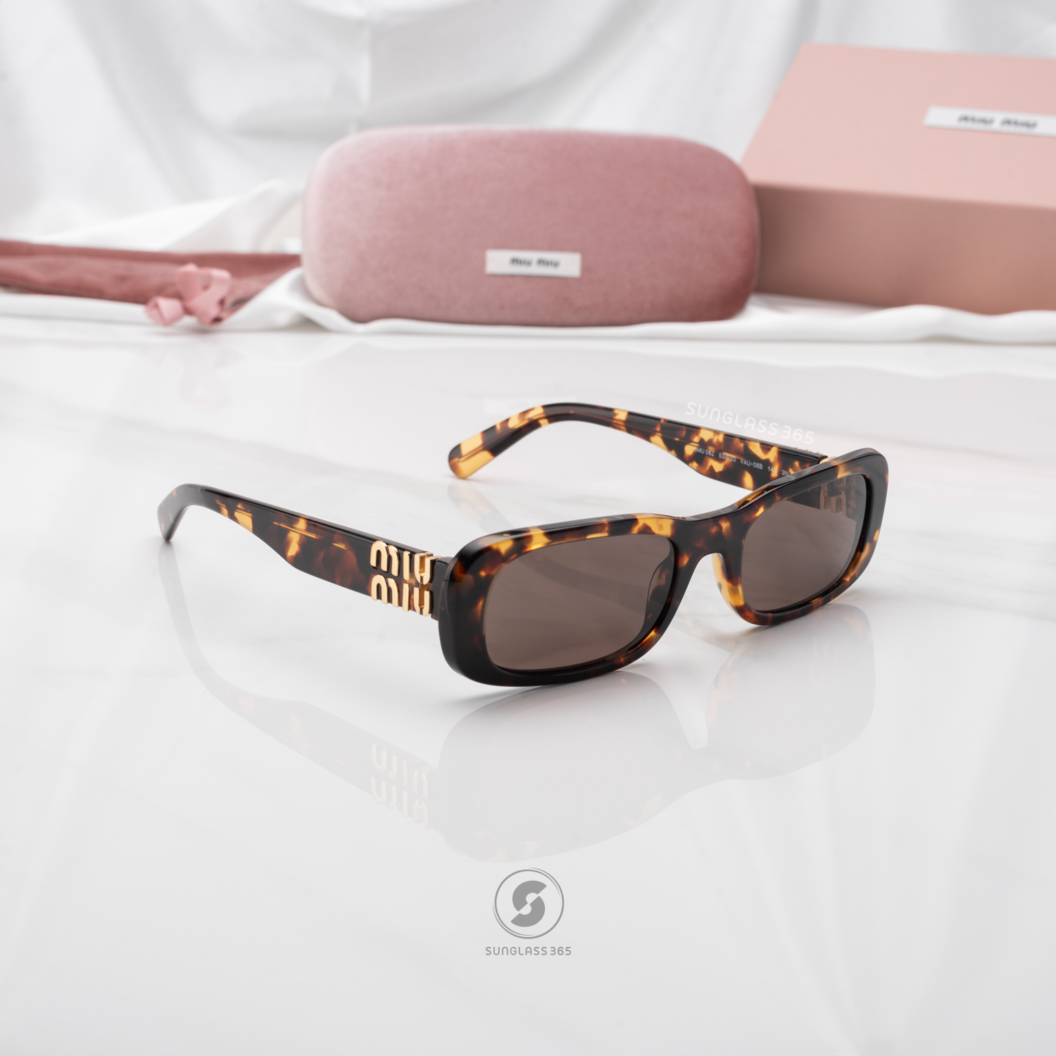 แว่นกันแดด Miu Miu MU08ZS VAU06B