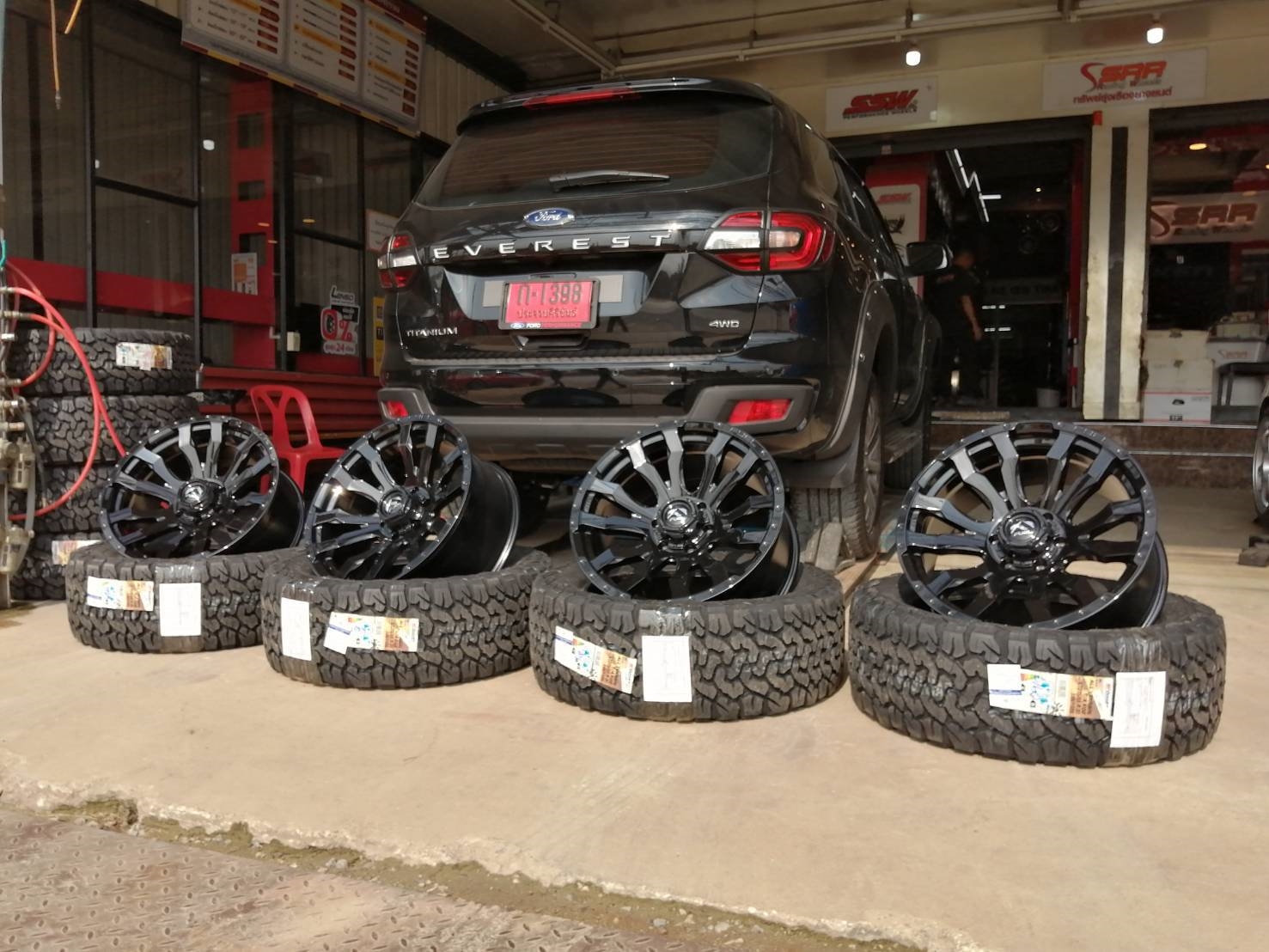 ล้อแท้ FUEL BLITZ ขอบ20 ใส่ EVEREST ราคาพิเศษ