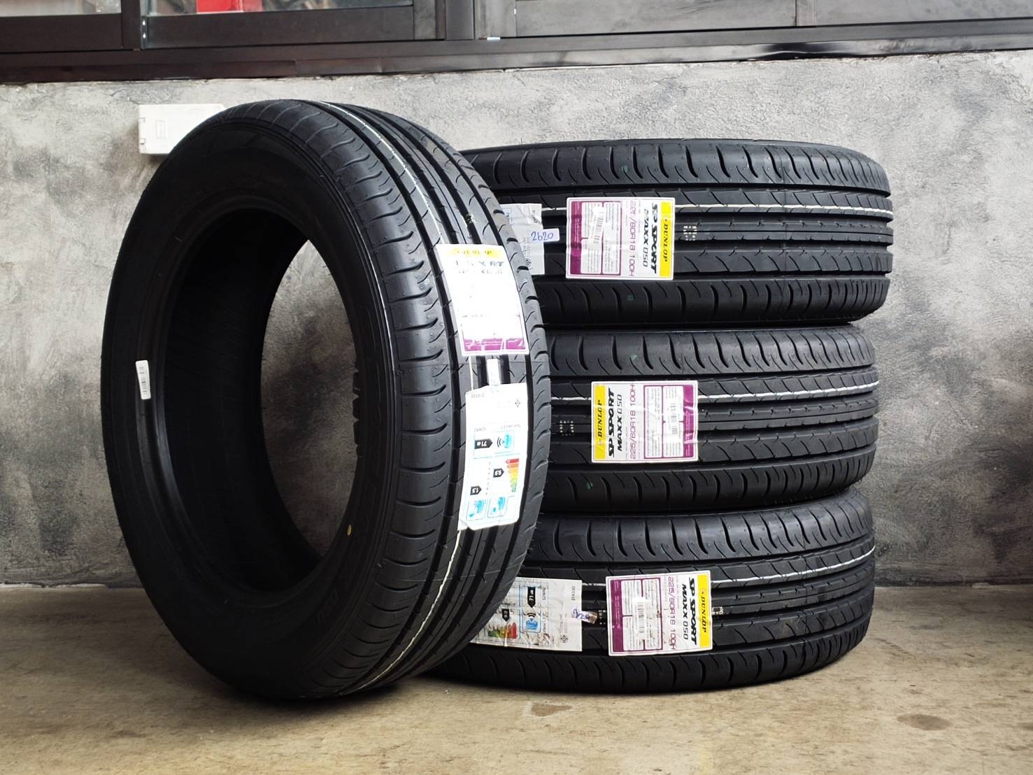 DUNLOP 225/60R18 100H SP SPORT MAXX050