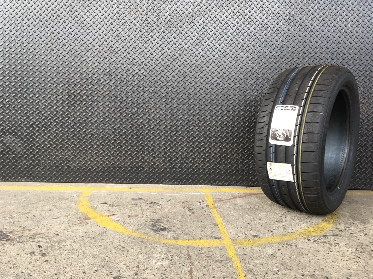 CONTINENTAL CONTISPORT CONTACT3 SSR 275-40-18 เส้น14500