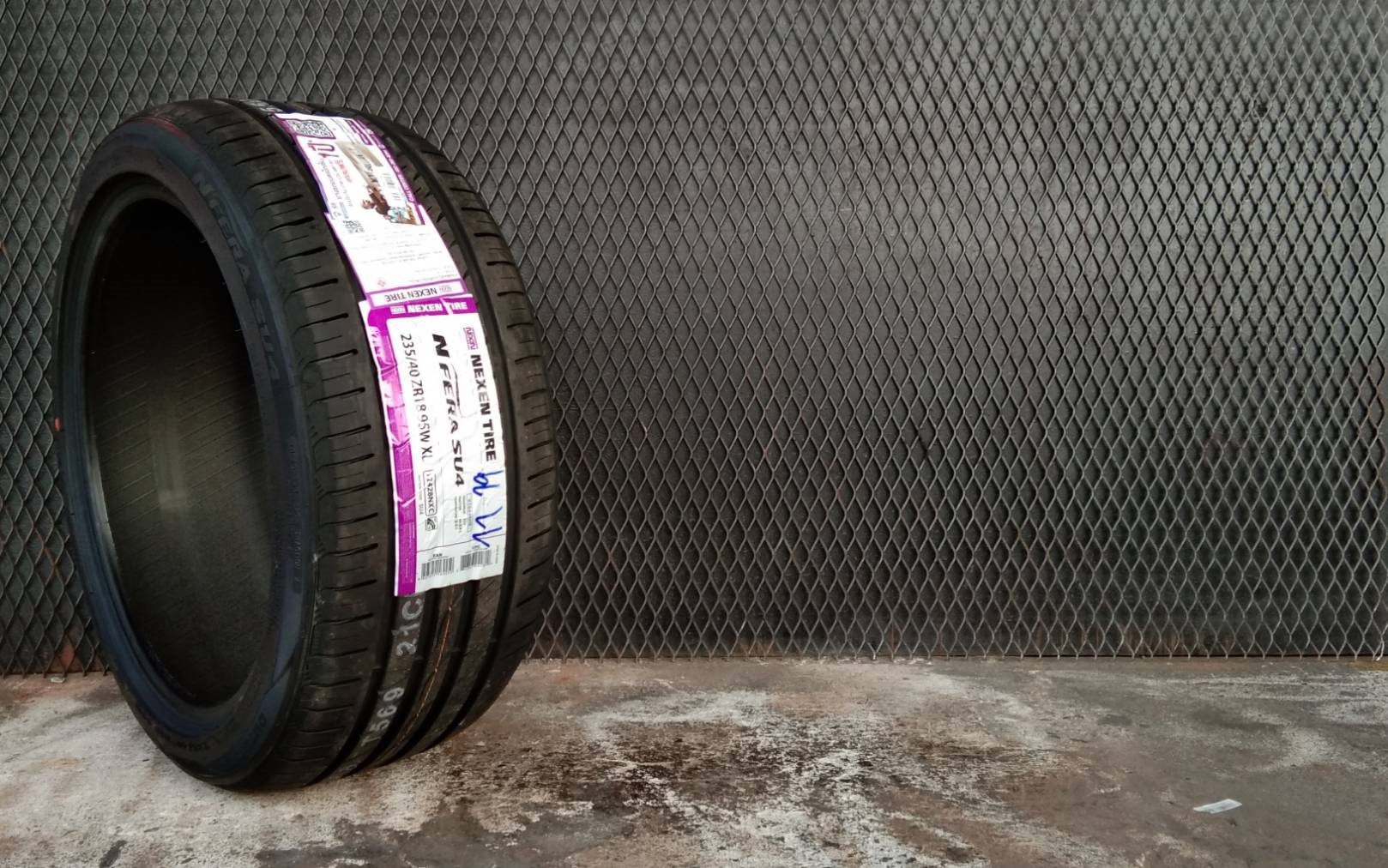 NEXEN NFERA SU4 225/40-18 ปี19 ราคาส่ง