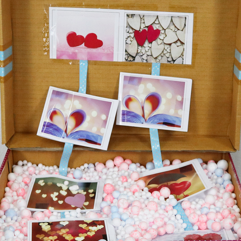 เซ็ตเซอรไพรส์แฟน ตุ๊กตาหมียืนสีขาวครีม 8 นิ้ว พร้อม ลิปสติก 2แท่ง และนาฬิกาข้อมือ สุดหรู ของขวัญเปิดฝา