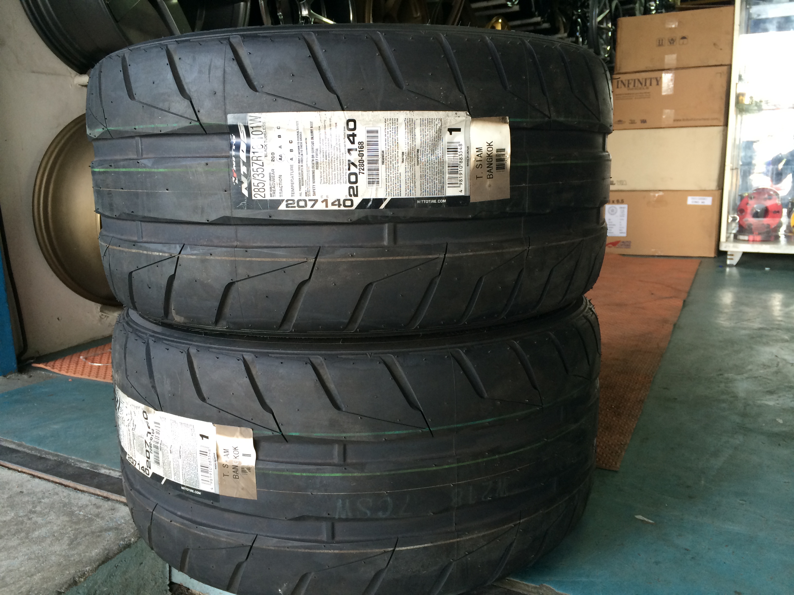 NITTO NT05 285/35-18 เส้น 4900 บาท ปกติ 13500 บาท