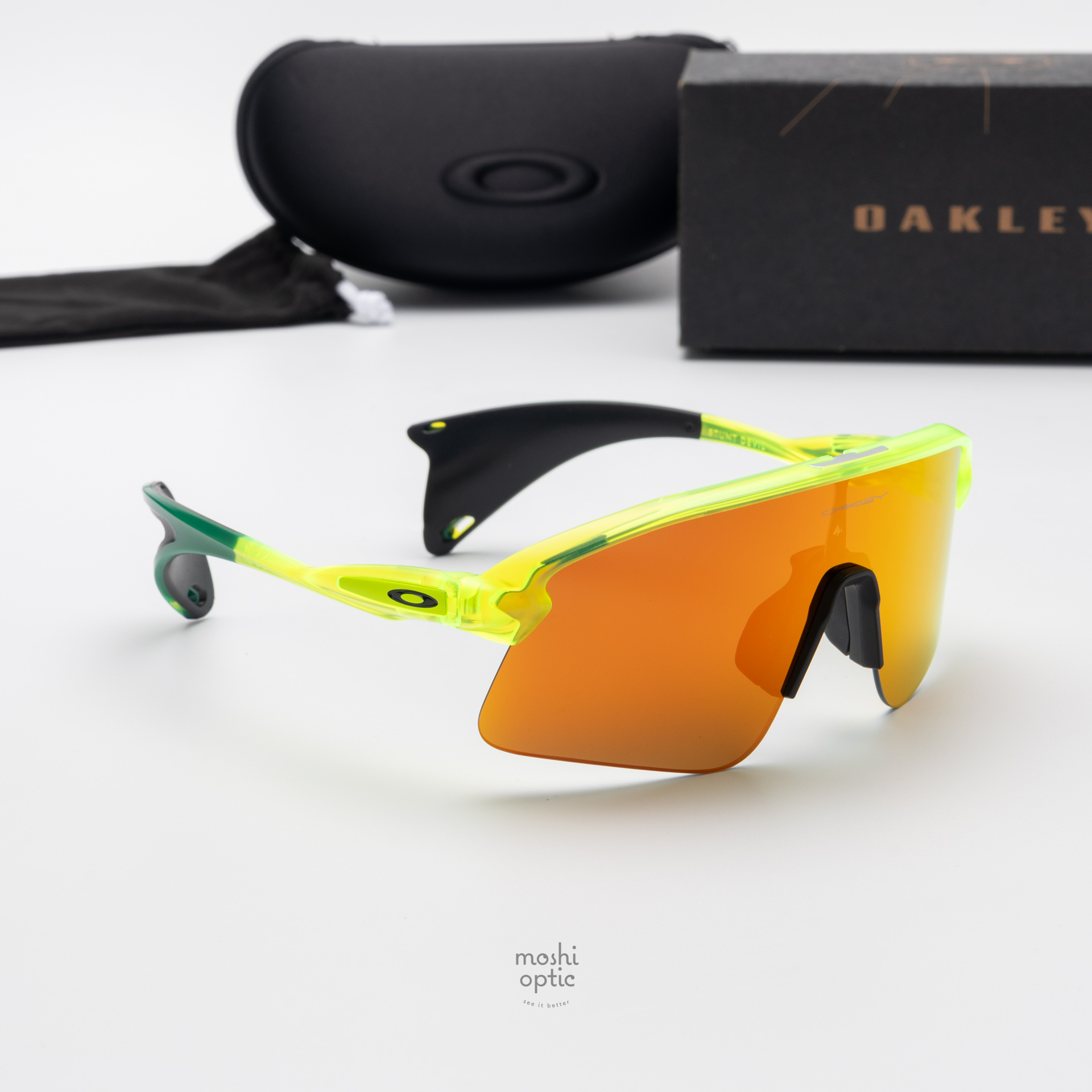 OAKLEY STUNT DEVIL OO9517-03 Matte Uranium Prizm Ruby