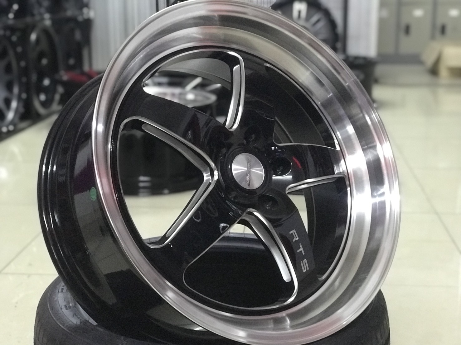 ล้อใหม่ โปรโมชั่น ล้อใหม่ขอบ20 ชุด14000 ปกติ 35000