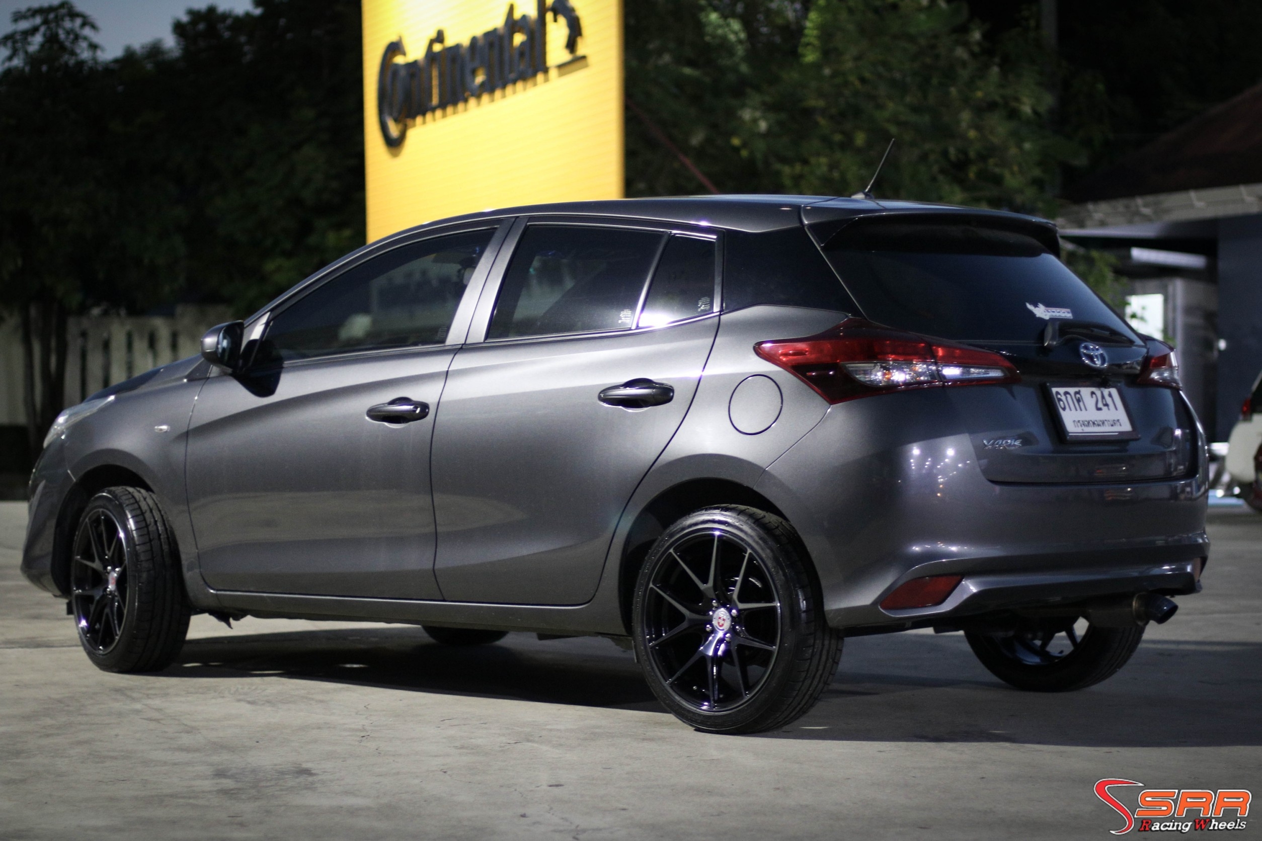 HRE ขอบ17 กว้าง7.5 4x100 offset+30