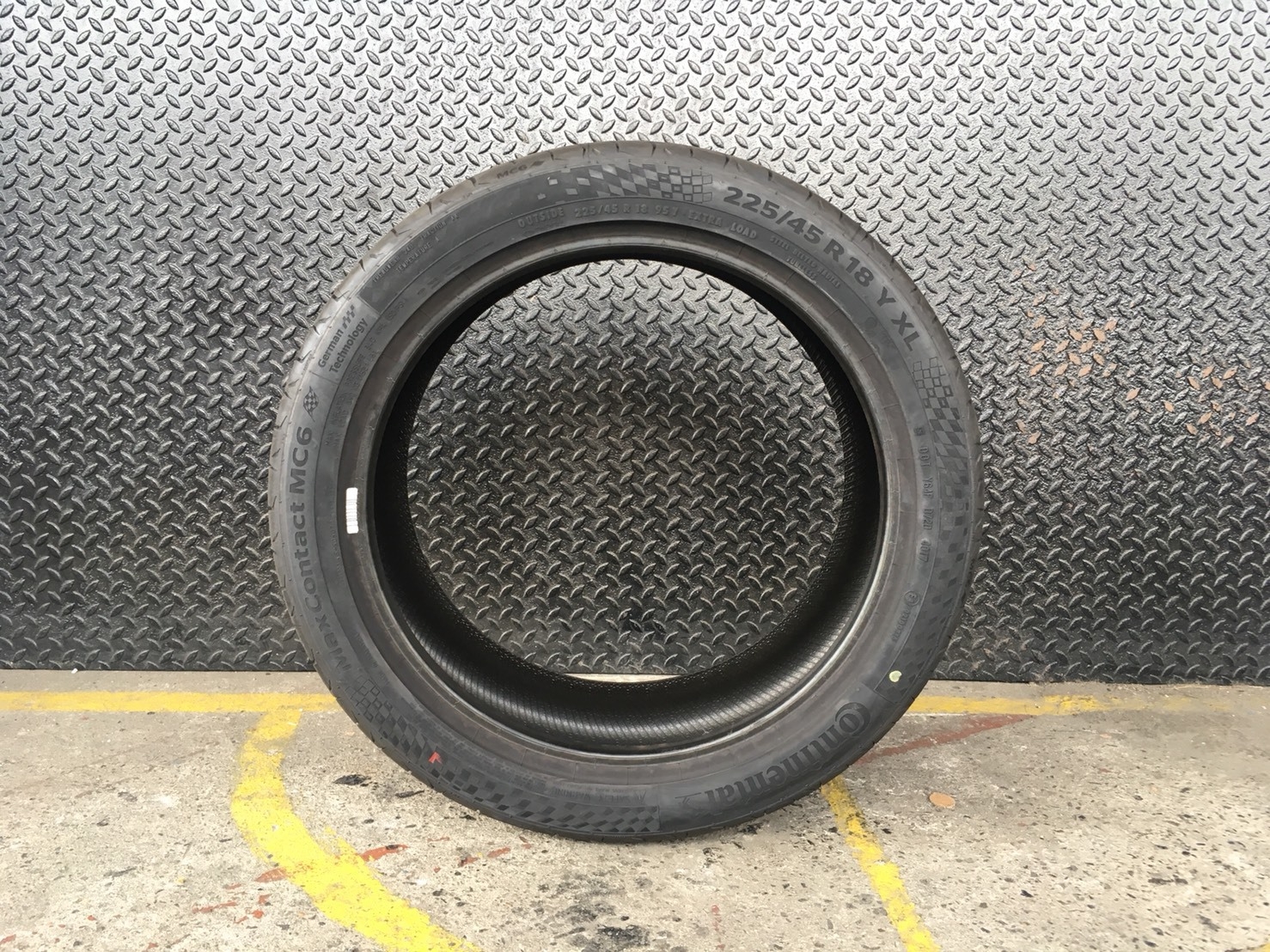 CONTINENTAL CONTACT MC6 225-45-18 เส้น 8000 ซื้อ2 แถม 2