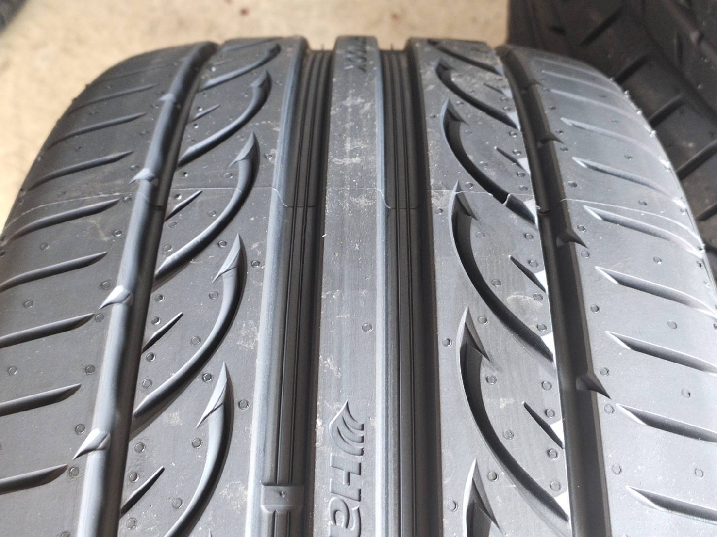 HANKOOK VENTUS V12-EVO2 225/40ZR18