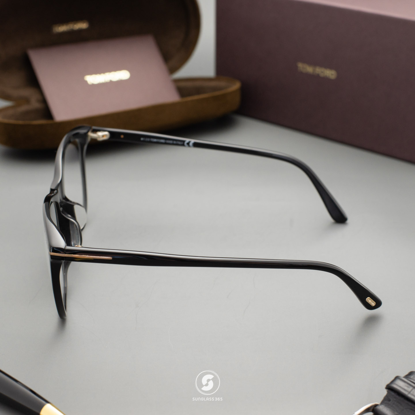 กรอบแว่น TOM FORD TF5672-F-B 001
