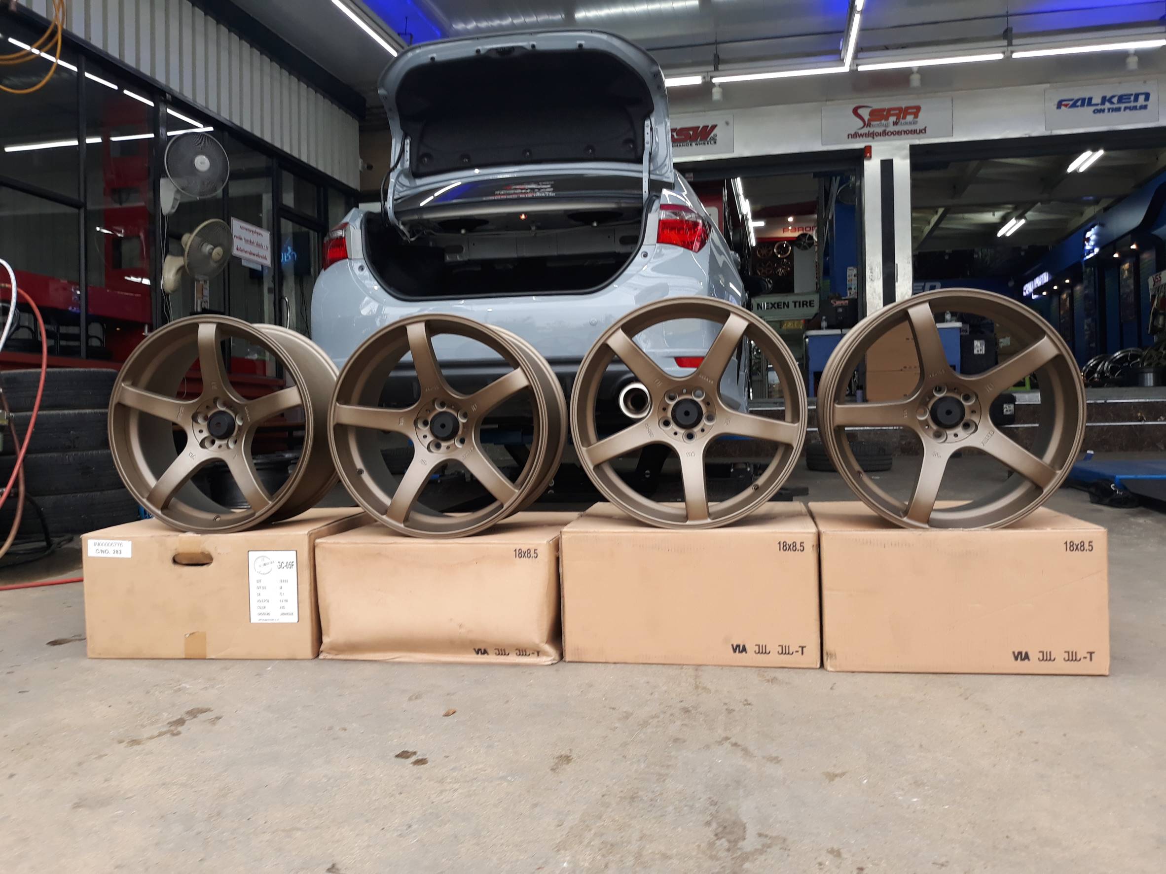 ล้อใหม่ PRODRIVE ขอบ18 5รู100 ใส่ ALLTIS ตรงรุ่น ชุด 9800 ปกติ 24000