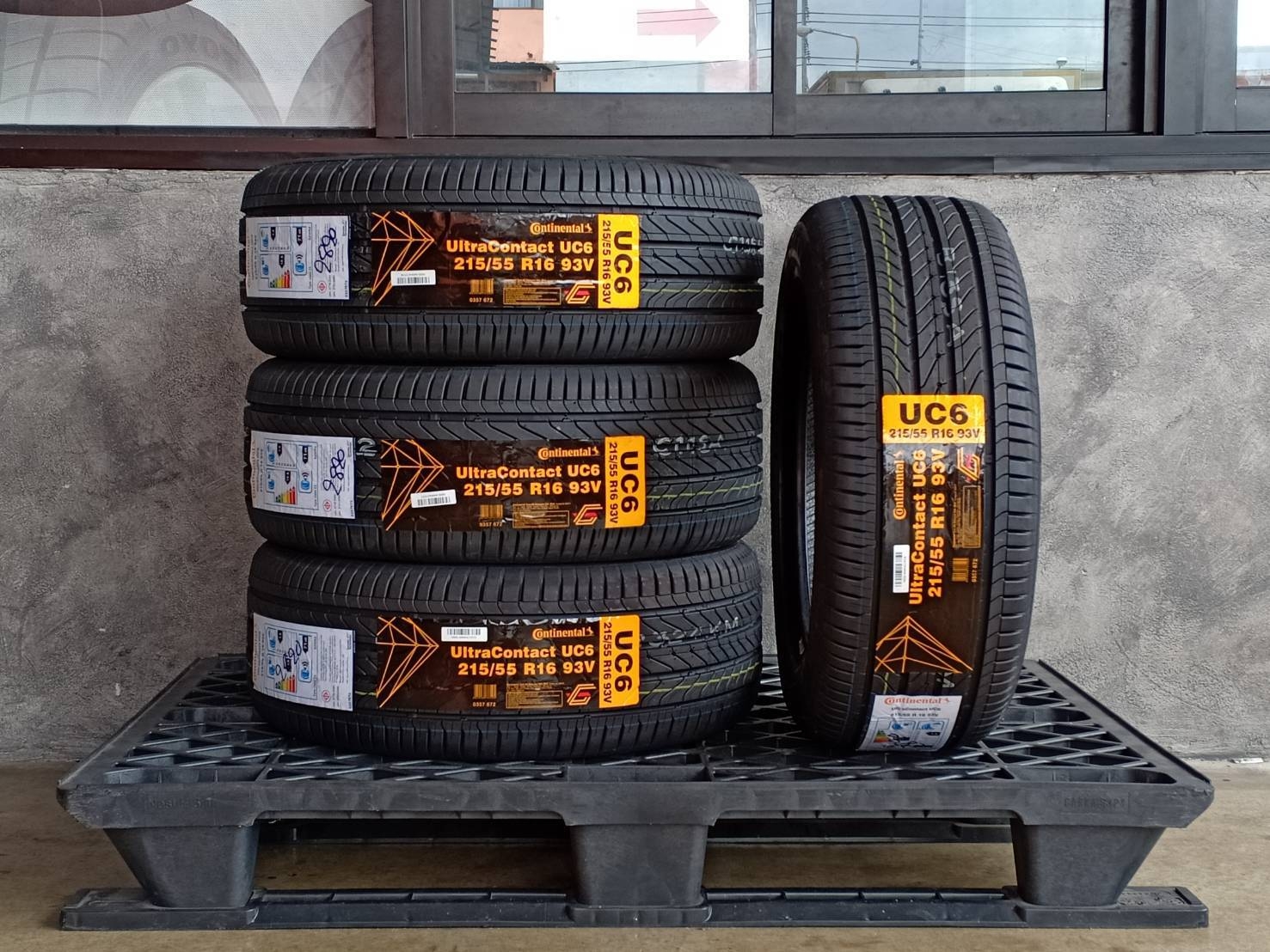 CONTINENTAL 215/55R16 ULTRA CONTACT UC6 ราคาพิเศษ