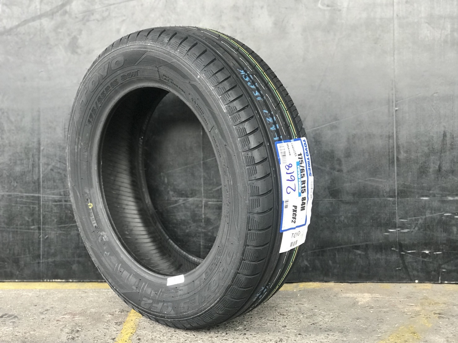 TOYO CF2 175/65-15 ราคาพิเศษ
