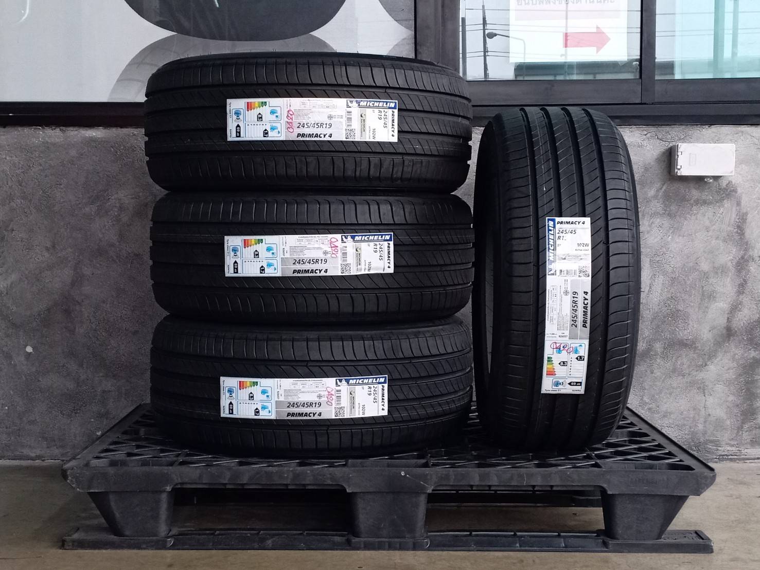 MICHELIN PRIMACY 4ST 245/45R19 ปี20