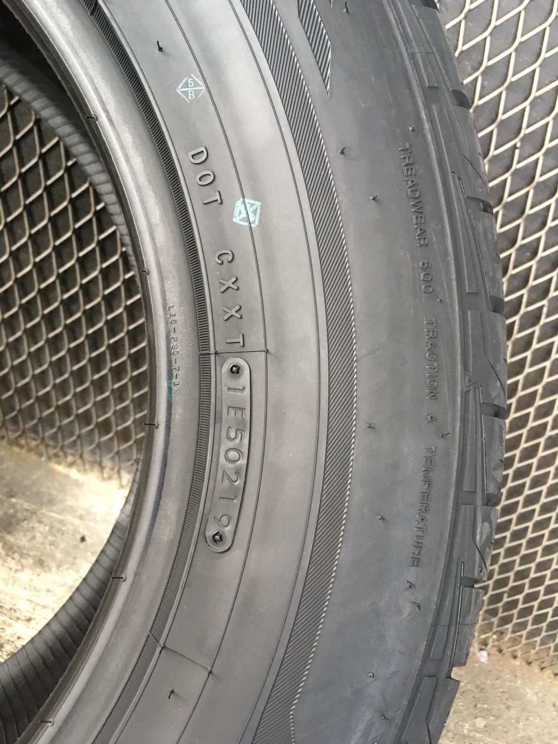 ยางใหม่ปี19 TOYO ST3 265-60-18 ราคาถูก