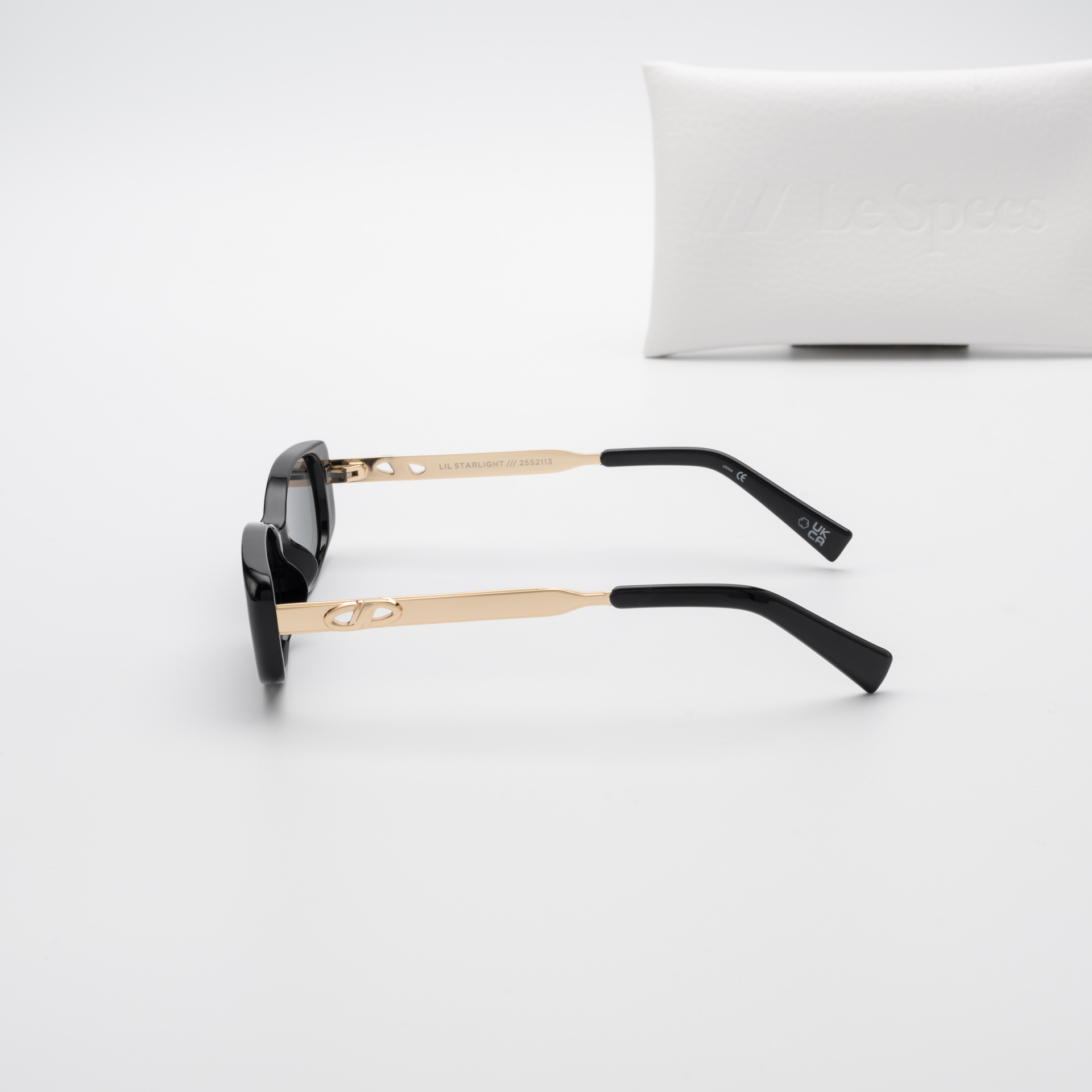 แว่นกันแดด Le Specs LSP2552113 LIL STARLIGHT Black Smoke mono