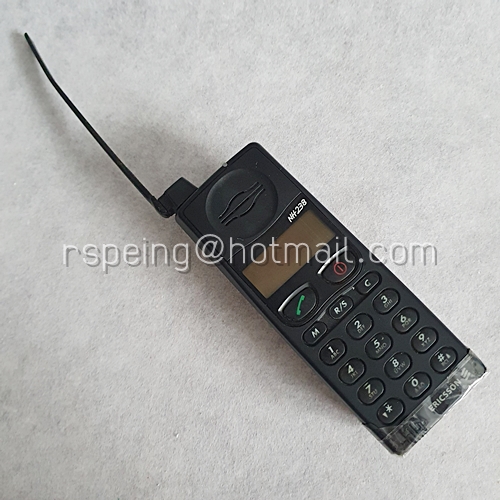 มือถือปุ่มกด Ericsson NH238 พร้อมแท่นชาร์จและอะแดปเตอร์