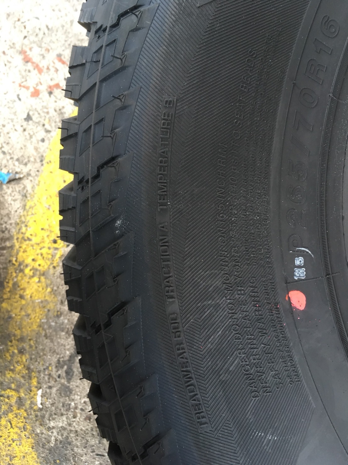 YOKOHAMA GEOLANDAR AT G015 265-70-16 เส้น 3980 ปี17 ปกติ 6500