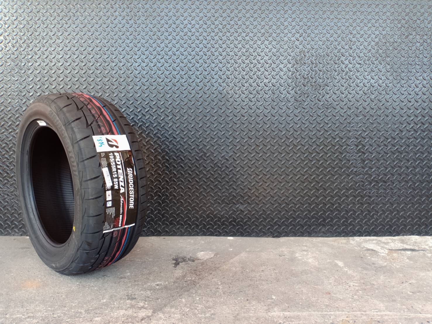 #แนะนำยางรถ #ขอบ15 #ราคาสุดคุ้ม #รถเก๋งเล็ก BRIDGESTONE RE003 Size:195/55R15 ปี19 (MADE IN THAILAND)