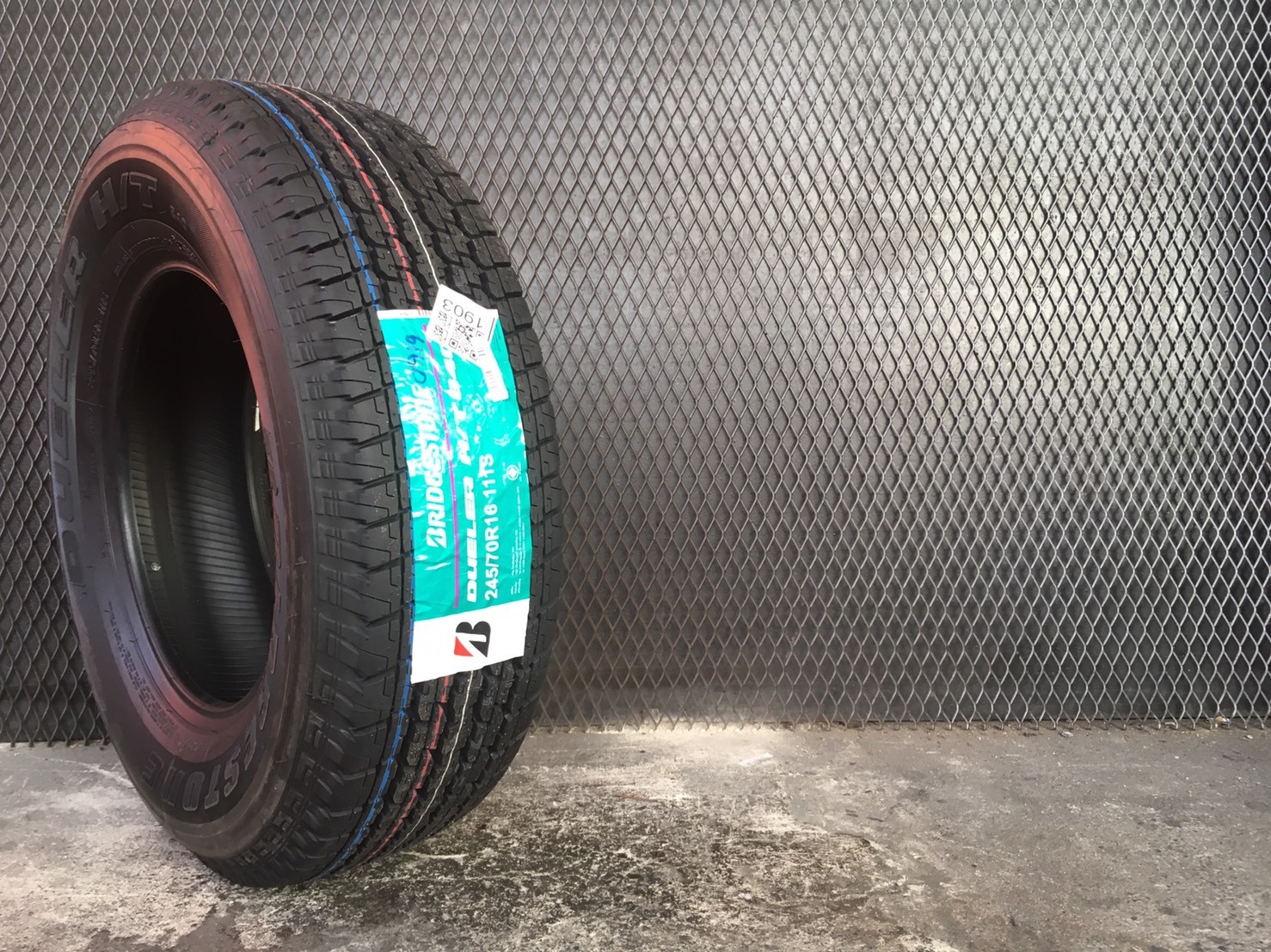 ยางใหม่ ปี19 BRIDGESTONE HT840 245/70-16 ราคาถูก