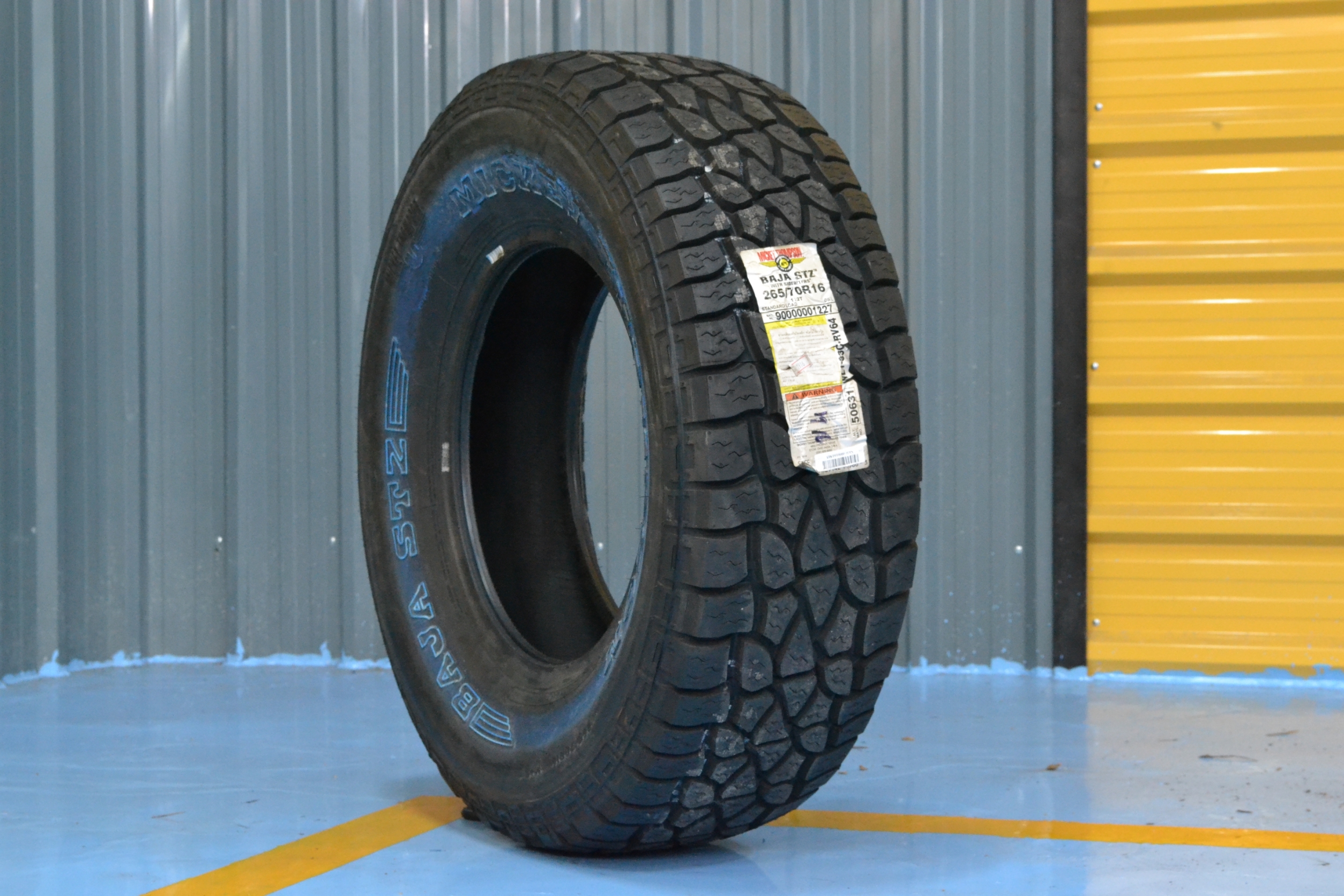 ยางใหม่ MICKEY THOMPSON STZ 265-70-16 เส้นละ 4900 ปี16 ขอบขาว ปกติ7500