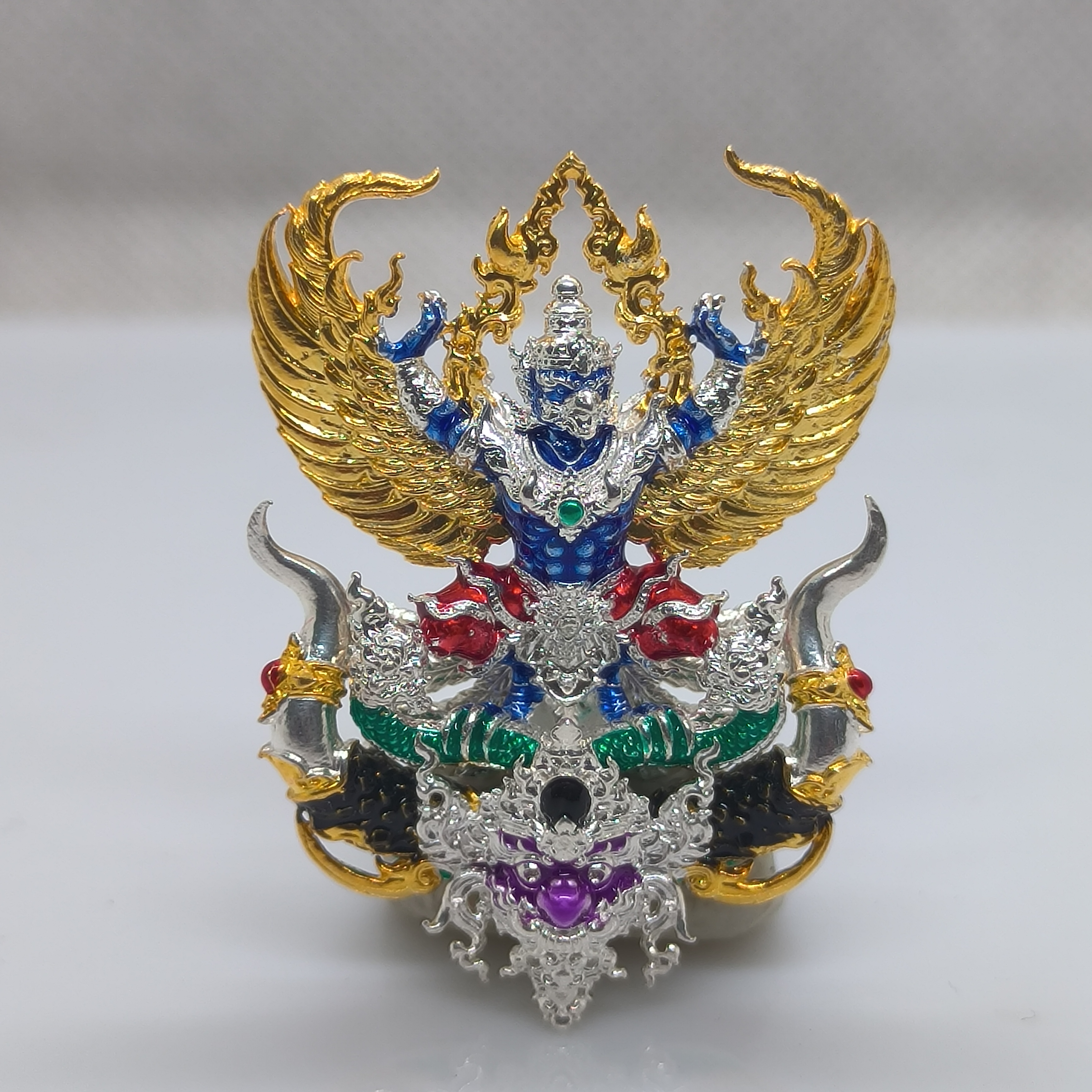 พญาครุฑ ปาฏิหาริย์ สมปรารถนา หลวงปู่พร วัดคลองเม่น จังหวัดจันทบุรี เนื้อบรอนซ์ ชุบสองกษัตริย์ กายน้ำเงิน ลงยาทรงเครื่อง