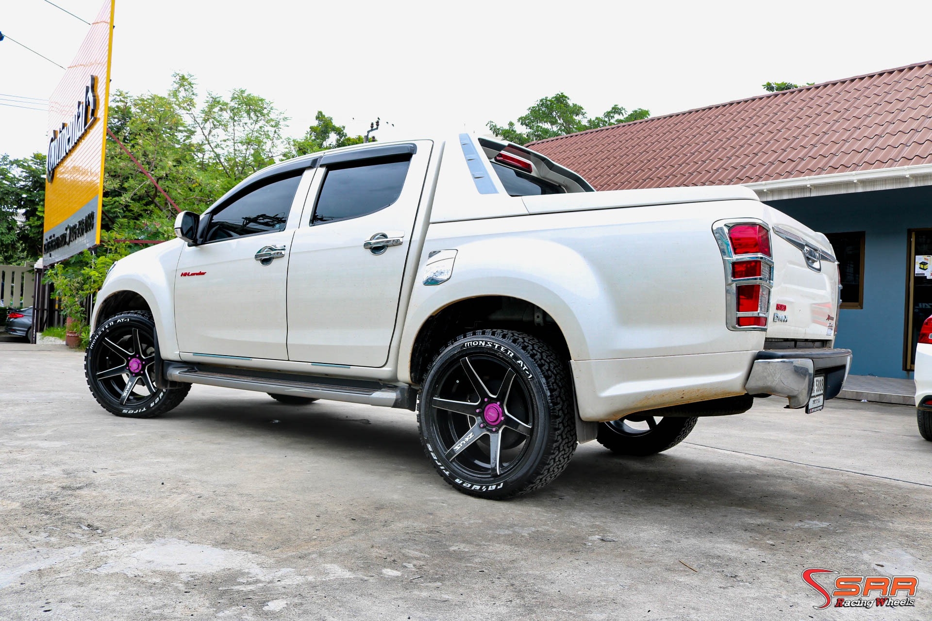 MONSTER AT-1 265/50R20 ปี20