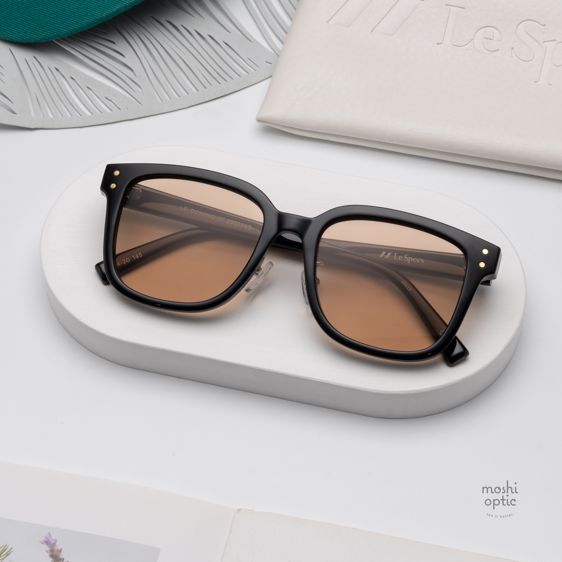 แว่นกันแดด Le Specs LWF2552269 LE DOMINO Black Latte Tint