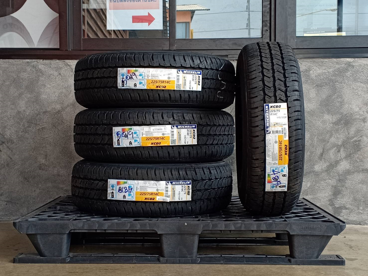 MICHELIN 225/75R14 XCD2 115/113P 8PR MADE IN THAILAND