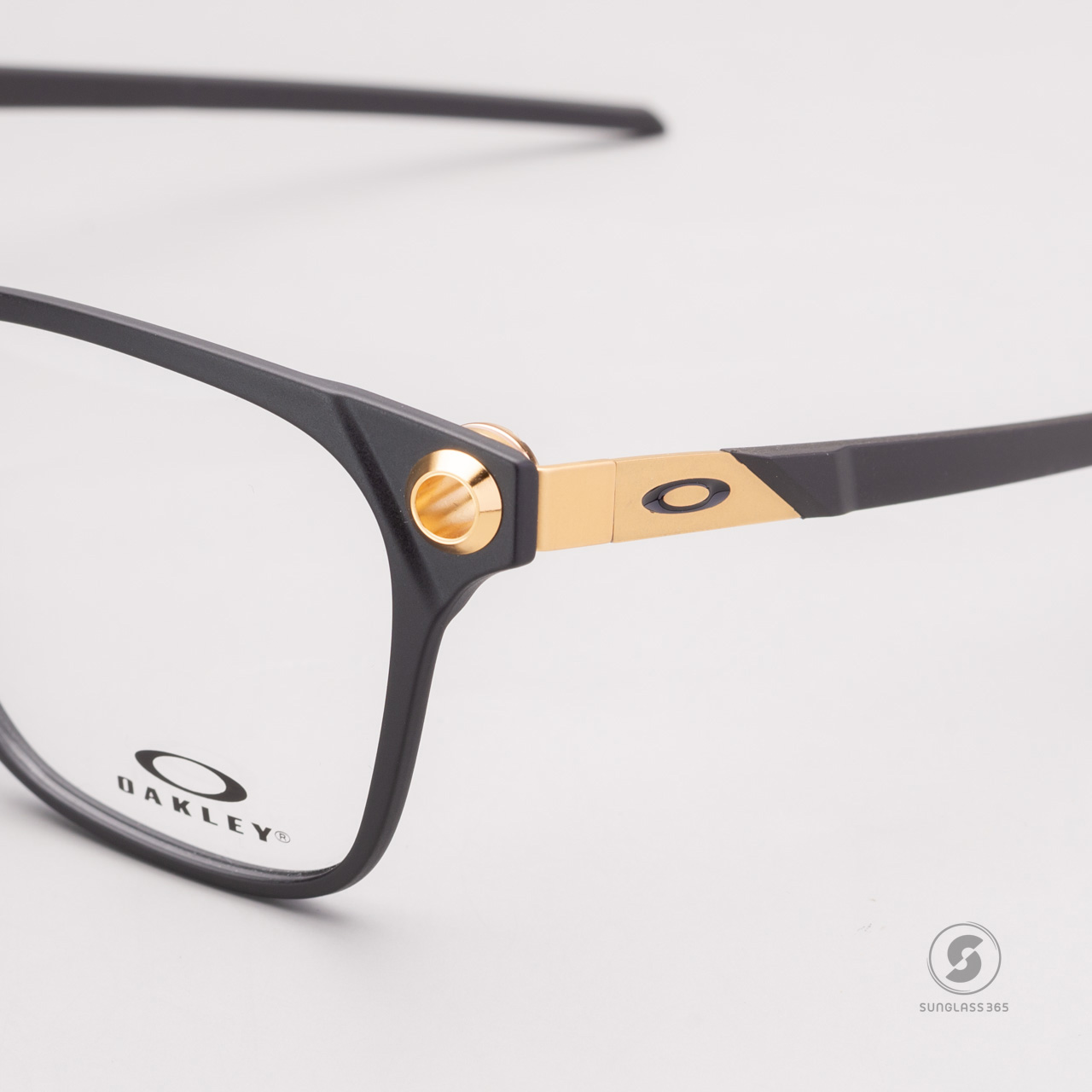 Oakley Apparition OX8152-04 Satin Black