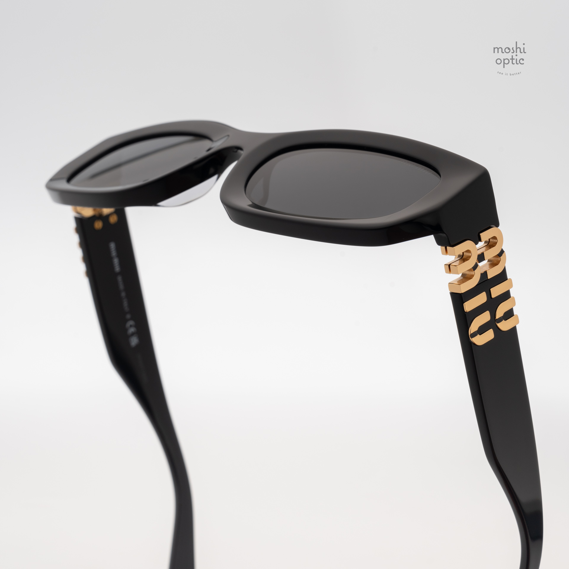 แว่นกันแดด Miu Miu MUB04SF 16K08Z