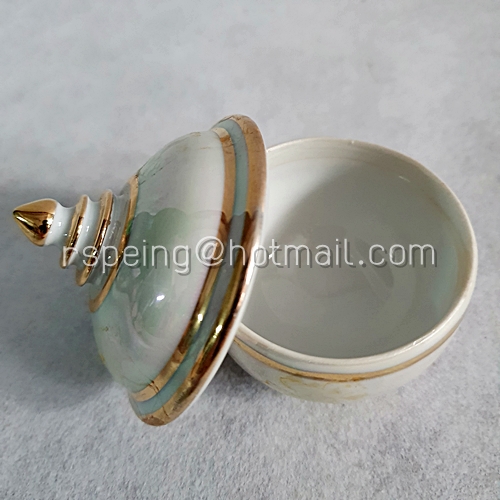 ตลับ (โถ) ใส่แป้งเจิมสีขาวมุก ขอบสีทอง