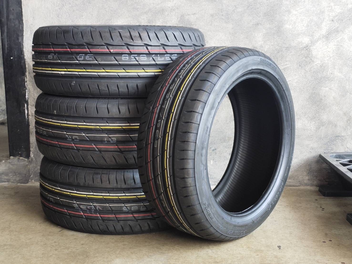 BRIDGESTONE ADRENALIN 004 205/45R16