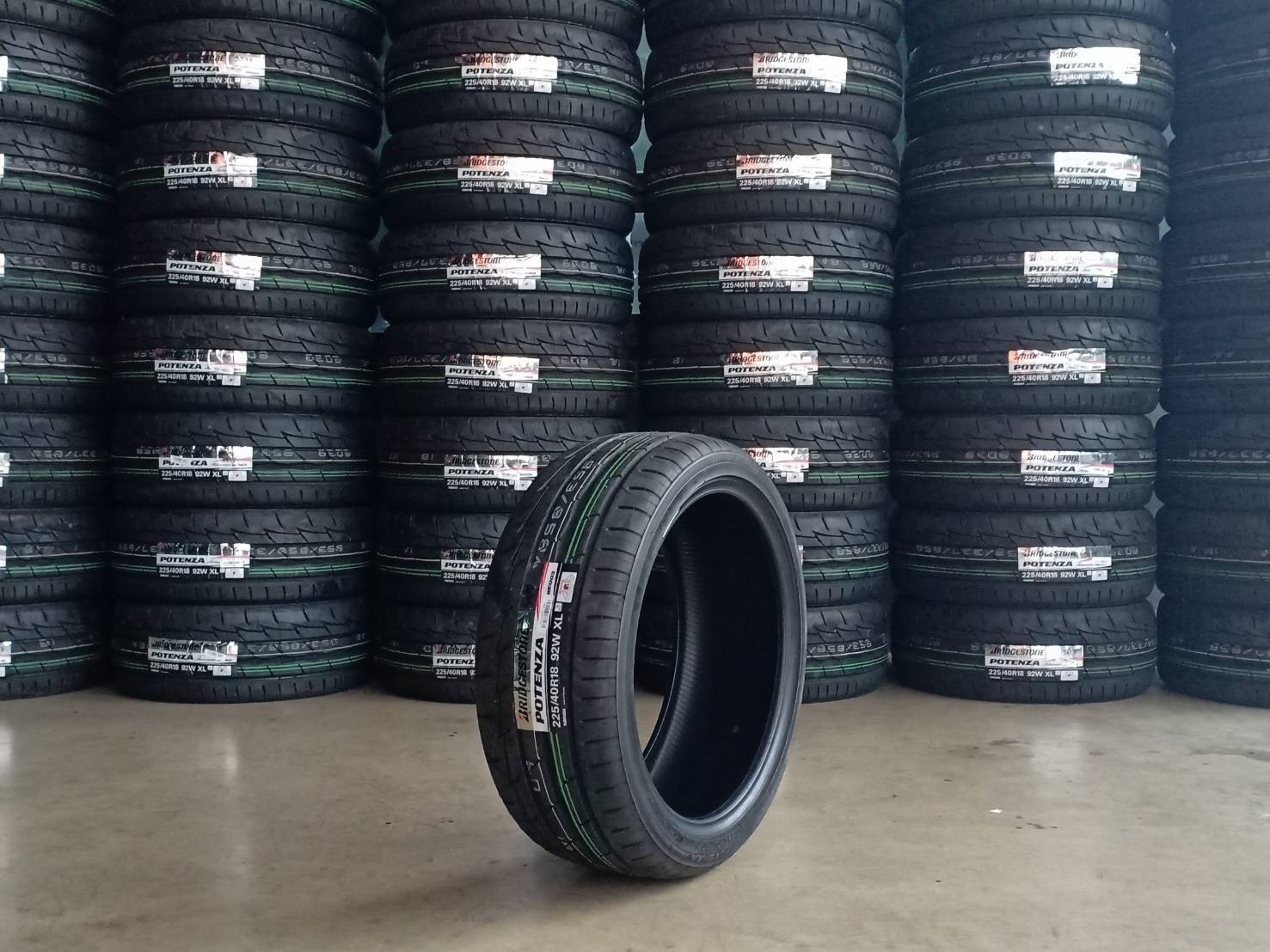BRIDGESTONE RE003 225/40-18 เส้น 3950 ปกติ 6500 ปี18
