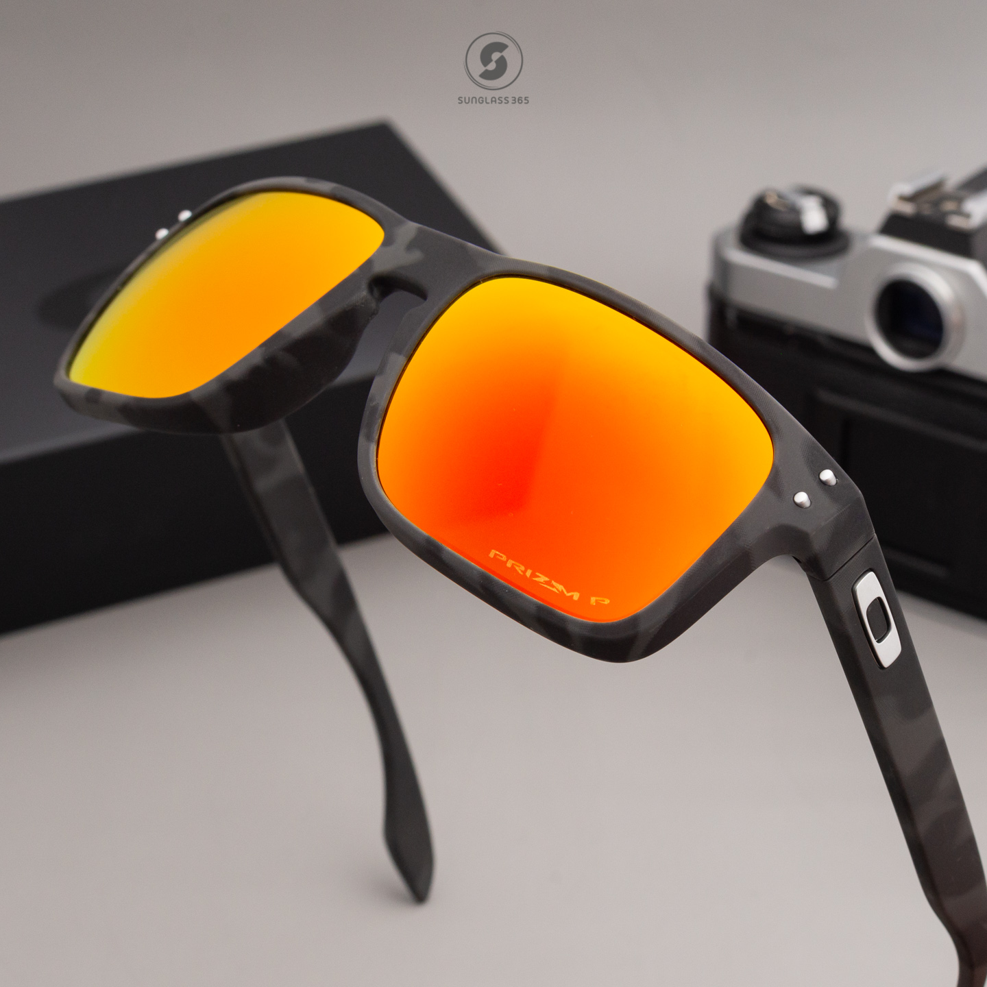 Oakley OO9244-56 Holbrook Prizm Ruby Polarized