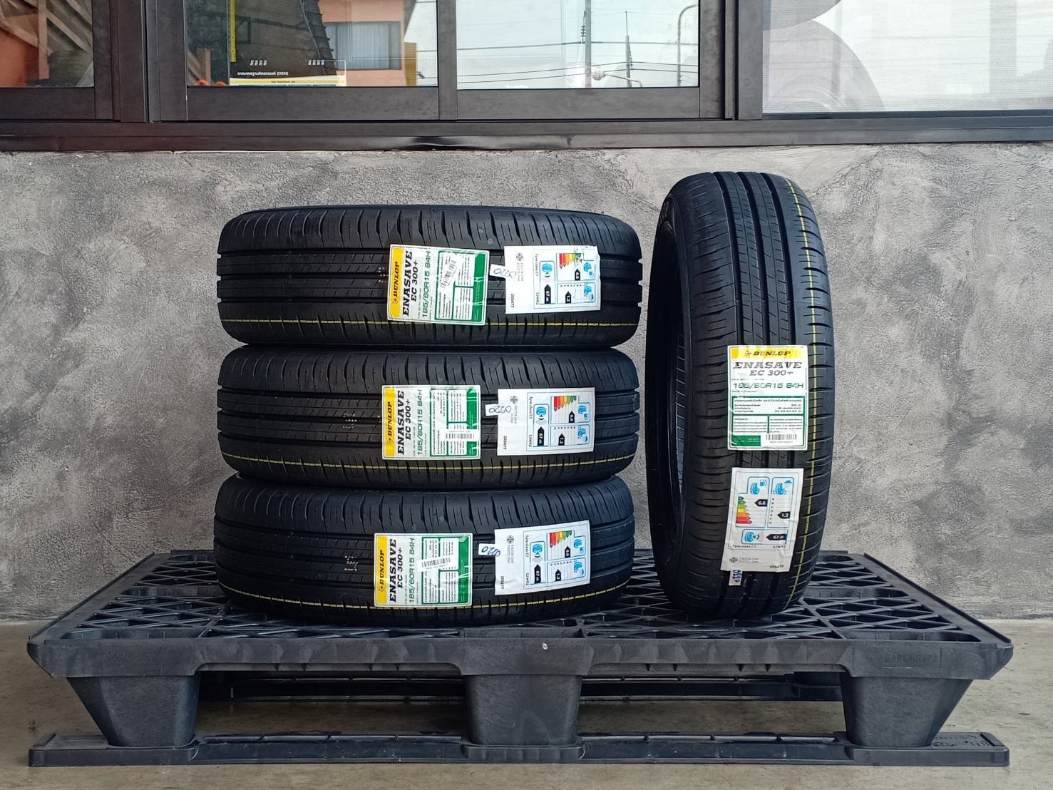 DUNLOP 185/60R15 ENASAVE EC 300+ 84H MADE IN THAILAND