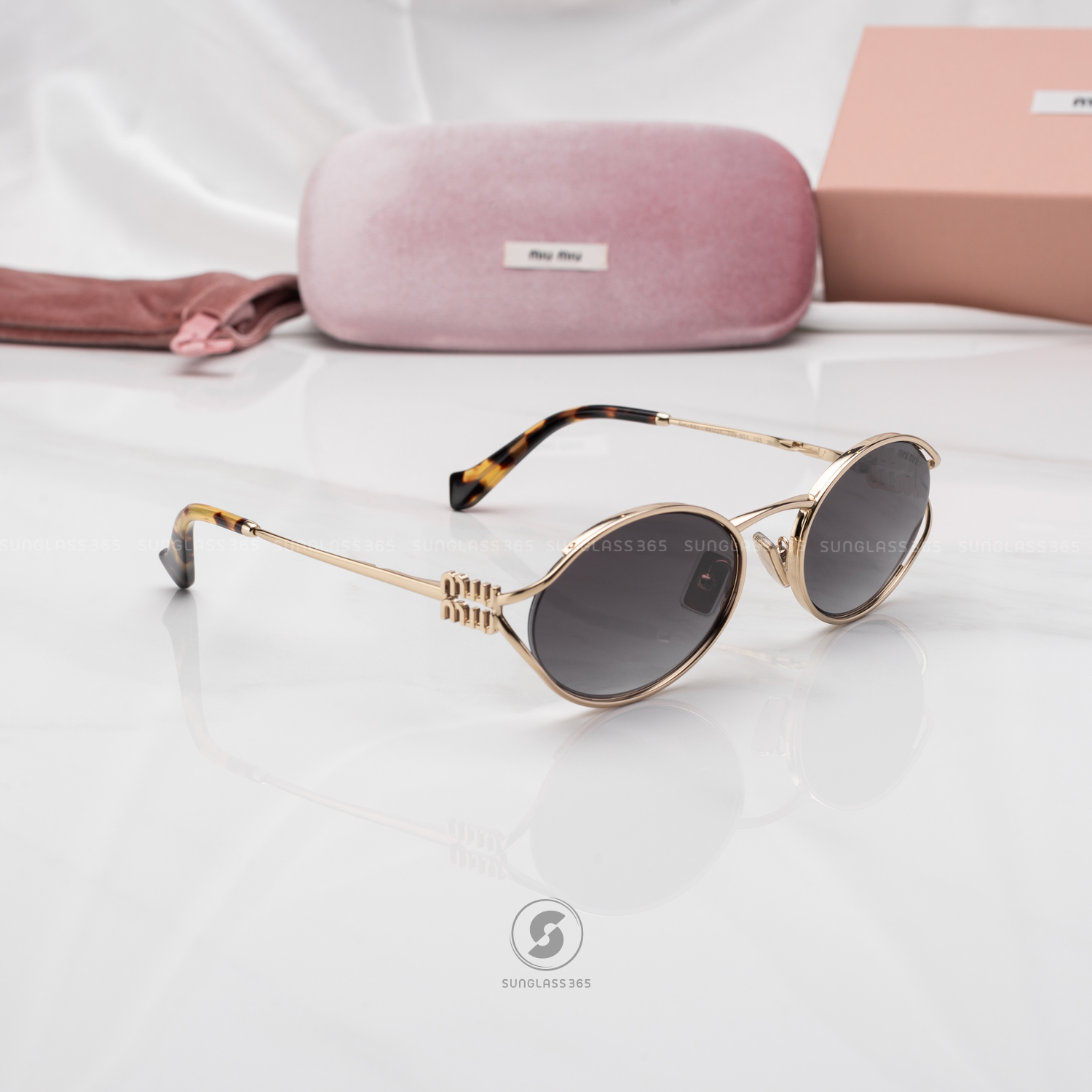 แว่นกันแดด Miu Miu Logo MU52YS ZVN5D1