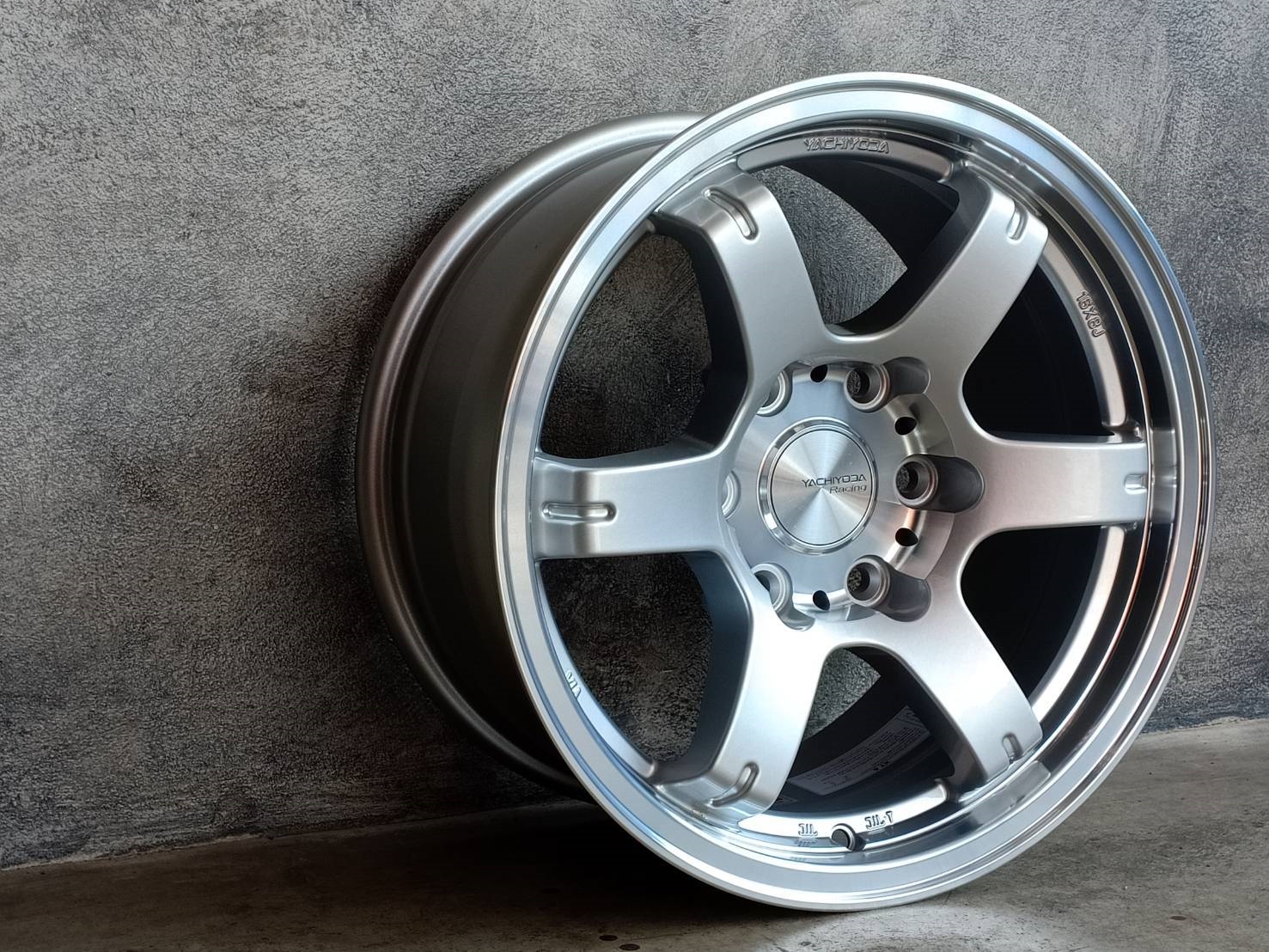 ล้อใหม่ XT-6 16X8 6X130 25 75.1 SS-PC/PF
