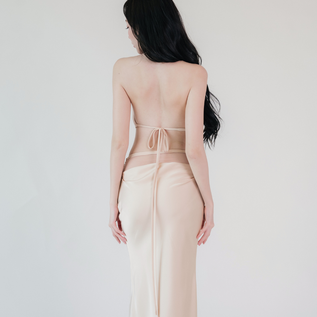 Lism S-066 The Curve Halter Top เสื้อครอปสุดหรู