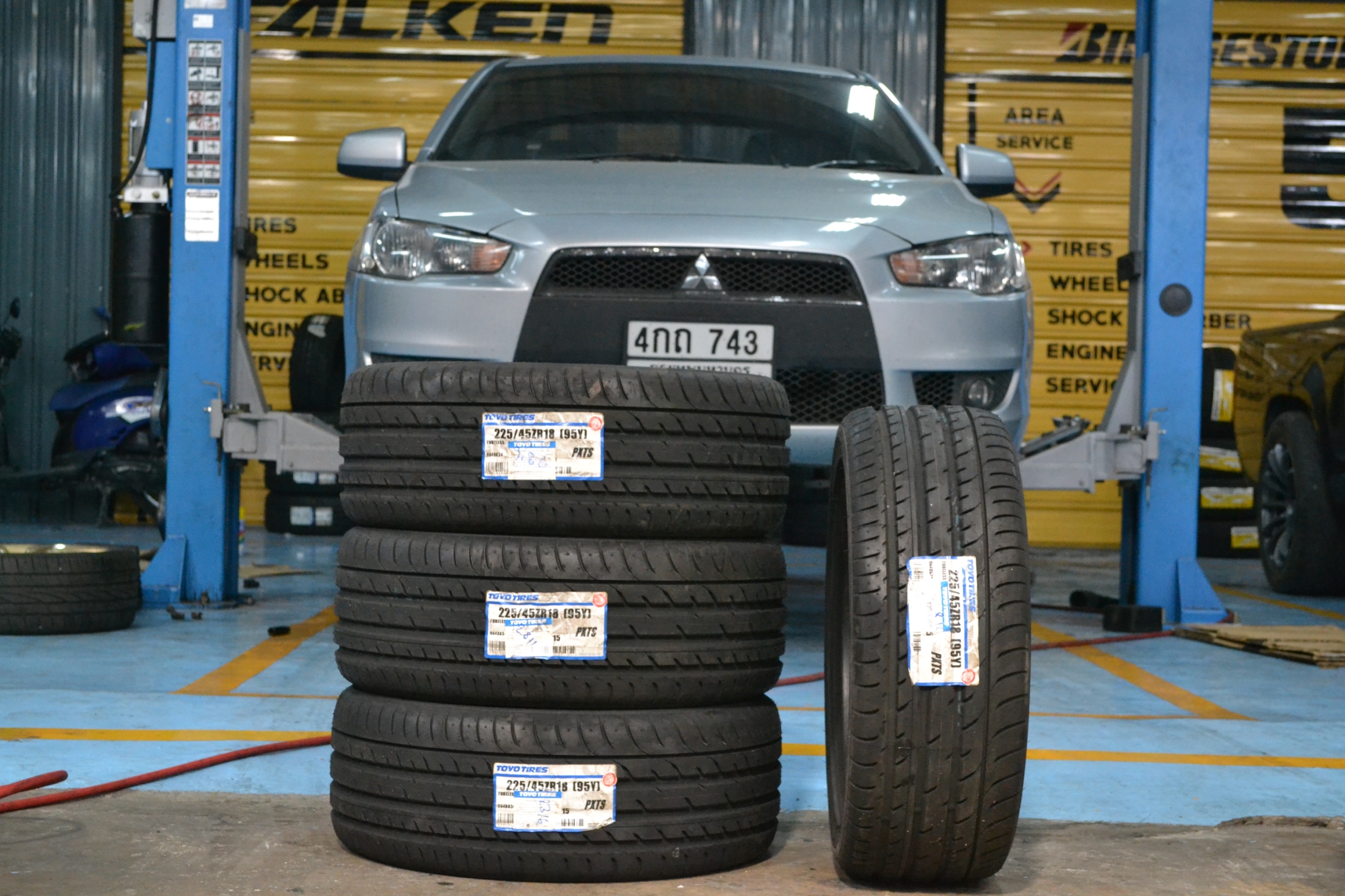 TOYO T1SPORT 225/45-18 ยางใหม่ปี16 ลดราคากว่า60%
