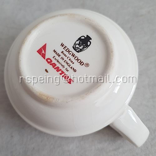 แก้วชากาแฟ Wedgwood ขอบทอง สายการบิน Qantas