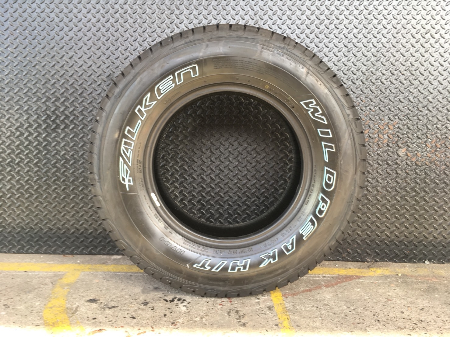 FALKEN 245-70-16 เส้น 2900 ปกติ 3500 ปี17