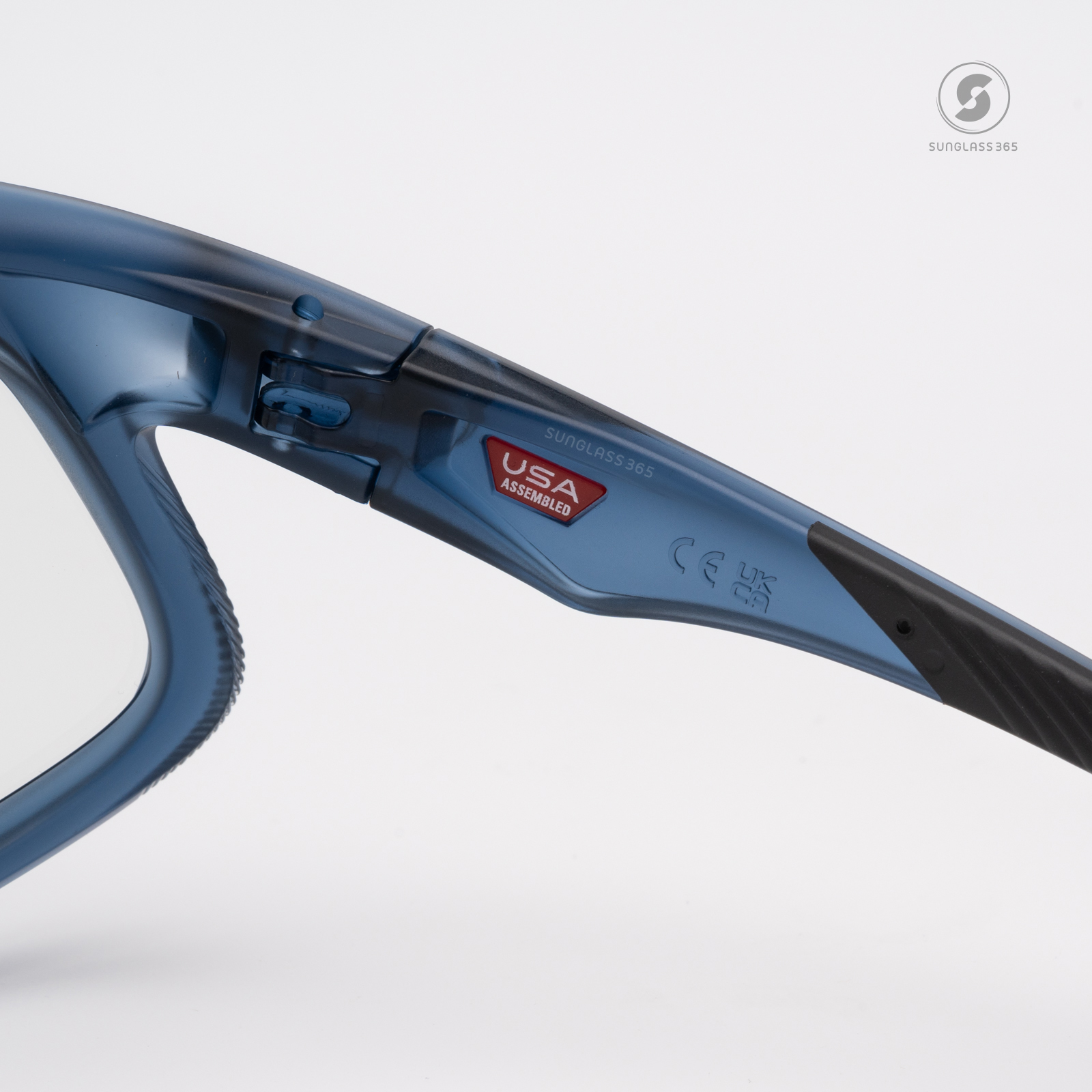 Oakley RSLV OO9484D-07 Matte Transparent Stonewash Clear Iridium Photochromic